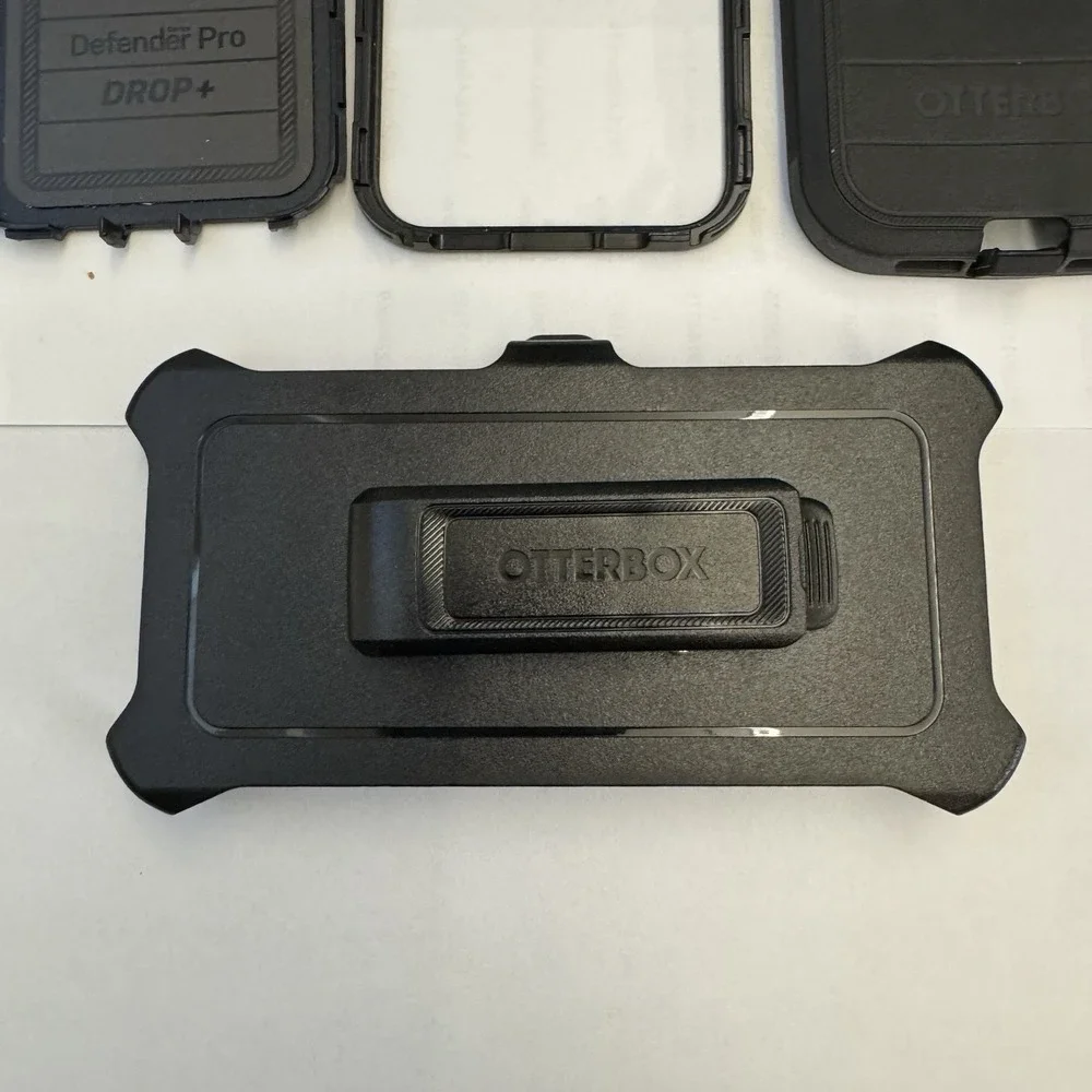 OtterBox Defender Pro Series Case iPhone 16e / iPhone 15 / iPhone 14 / iPhone 13